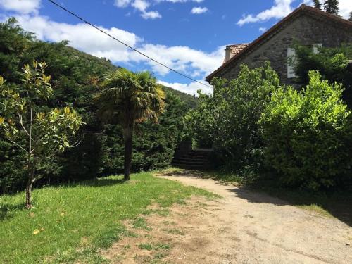 GRANDE MAISON FAMILIALE EN PIERRES SUD ARDÈCHE