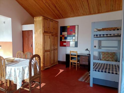 Superior Family Room image 7