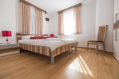 One-Bedroom Apartment with Balcony