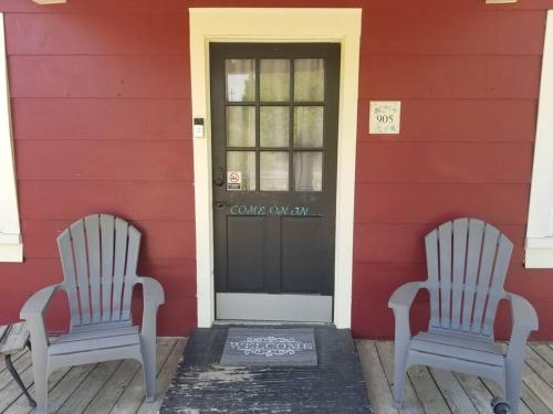 Charming Cottage in Morganton with Ample Parking in Morganton, USA