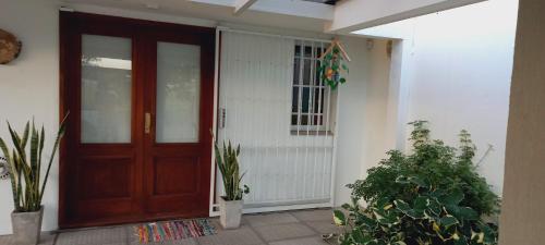 Aeropuerto a 5' y Ruta del Vino a 100 mts in Gral. Alvarado