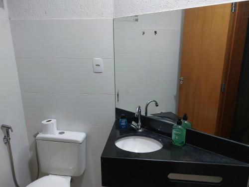 Apto ótima localização, self check-in, wi-fi, varanda e vista linda - 401