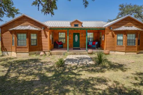 Peaceful and Secluded Bandera Home with Deck and Grill!, Medina