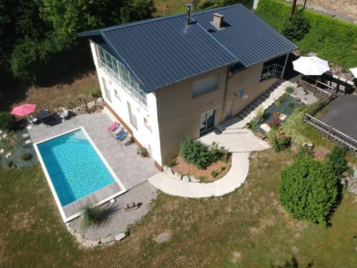 Gîte Lacapelle-Viescamp, 5 pièces, 8 personnes - FR-1-742-53 - Location saisonnière - Lacapelle-Viescamp