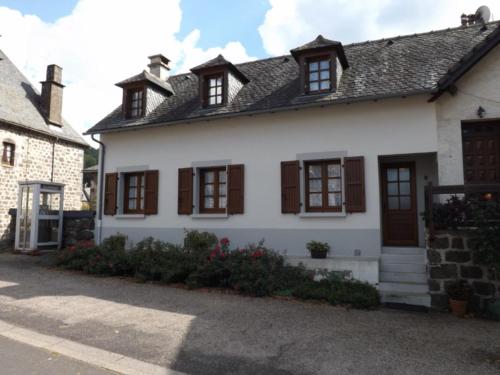 Gîte Fontanges, 4 pièces, 6 personnes - FR-1-742-323 - Location saisonnière - Fontanges