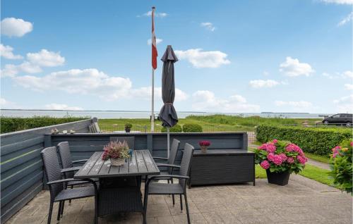  Beautiful Home In Bjert With Wifi And 2 Bedrooms, Pension in Binderup Strand