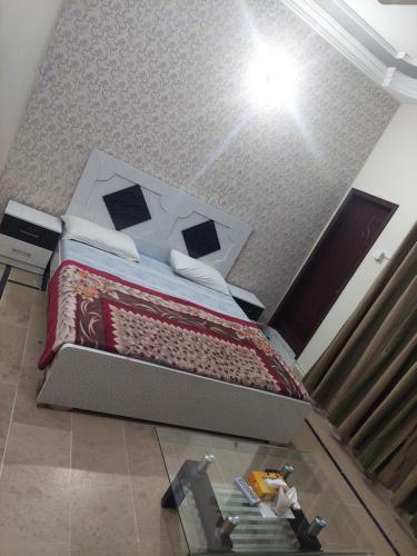 Family Guest House in Gulshan-e-iqbal  block-10 - image 12
