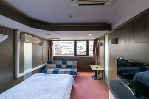 room detail thumbnail 1