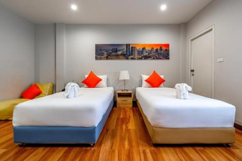 room detail thumbnail 1