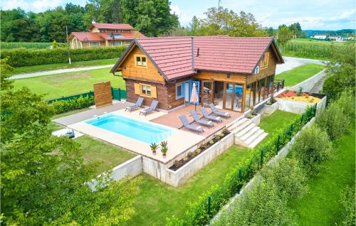 Amazing Home In Stubicke Toplice With Outdoor Swimming Pool - Location saisonnière - Stubicke Toplice