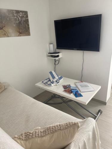 Grand studio neuf à 50 m du port