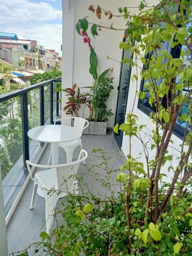 Balcony/terrace, Nimith Hotel & Restaurant in Sangkat Chaom Chau