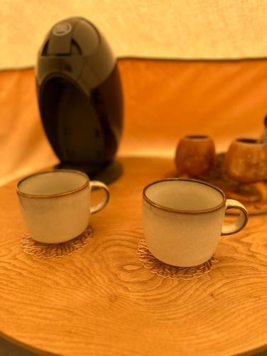 Glamping on idyllic lake, paddle boards & rowboat