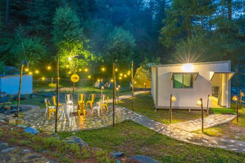 Dārzs, Whoopers Boutique Resort Jibhi in Banjar