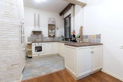 Top Center Relax, NDK & Vitoshka str, FREE Secured parking, Sofie