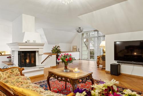 Villa Muusa with a cozy sauna, swimming pool and large beautiful garden, Tallin (foto 2)