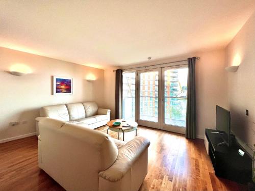 Fairmont Avenue E14 9PQ - main image