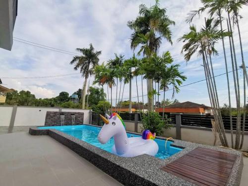 Port Dickson Pool Villa - Ruma66 (Up to 22 Pax)