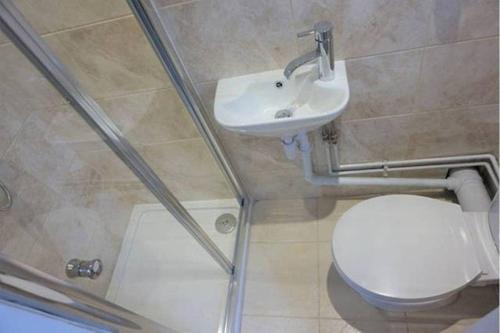 Double room with shared bathroom near kings Cross-rm3, Londýn (fotografie 7)