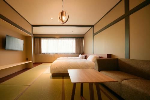 Japanese-Style Twin Room with Shared Bathroom