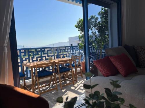 발코니/테라스, Luxus-Unterkunft mit Bergblick! in 말틸