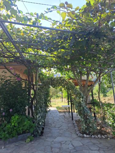 Kert, Rivers' house Tzoumerka in Vourgareli