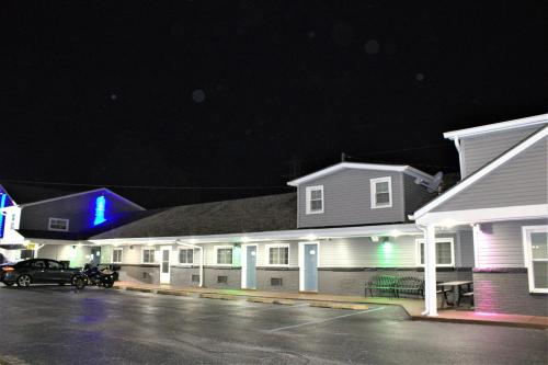 Hometowne Inn & Suites in Scottsburg (IN)