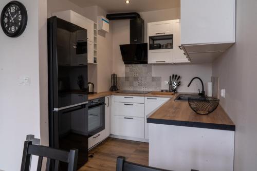кухня, Komfortowy Apartament Nadbrzeżna blisko Warszawy z Parkingiem (Komfortowy Apartament Nadbrzezna blisko Warszawy z Parkingiem) in Олтажев