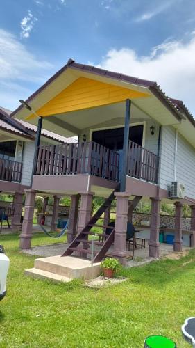 B&B Kuala Krai - Dusun Rimbun Agro Farmstay - Bed and Breakfast Kuala Krai