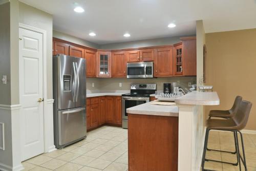 Entire townhouse close to Hershey Park in Enola, USA