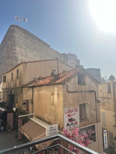 Loft centre ville Calvi terrasse vue citadelle - Location saisonnière - Calvi