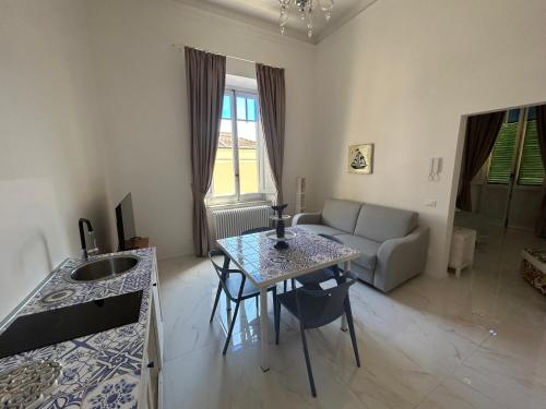Suite with Balcony image 2