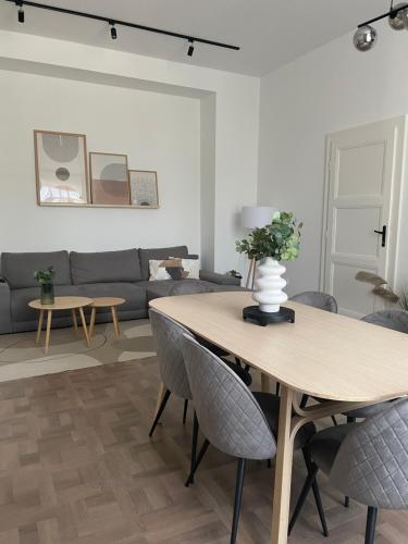 Modern új lakás a belvárosban - Location saisonnière - Debrecen