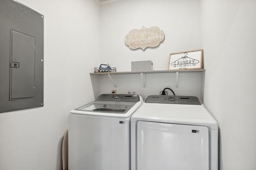 Two-Bedroom House image 7