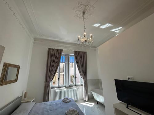Deluxe Suite image 8