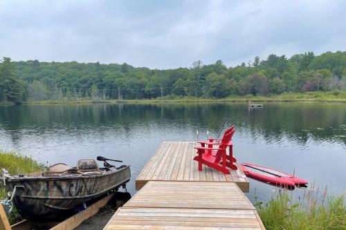 Four Season Waterfront Muskoka Retreat