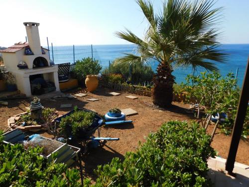 Garden, Ra's Seacastle in Arkalochori