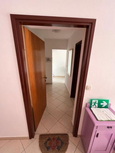 One-Bedroom Apartment image 8