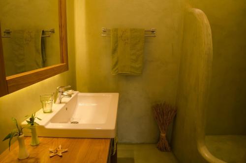 @home by the sea - image 3