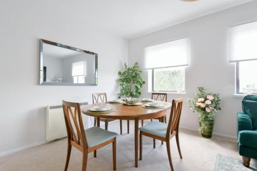 Luxury Spacious 2 bed Apartment in Carterton