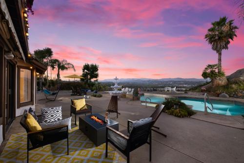 Sun&Star Studded Central Luxury with Hottub, Pool, Views in Escondido, USA