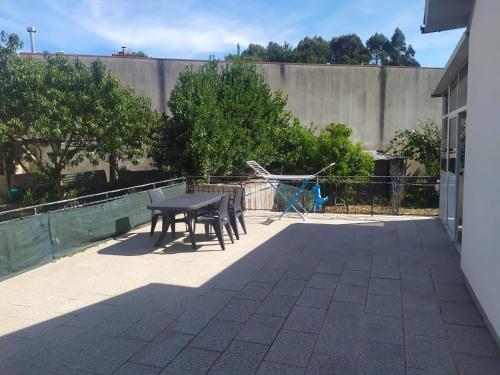 Bela moradia T3, solarenga e espaçosa (Bela moradia T3, solarenga e espacosa) in บาเซโลซ