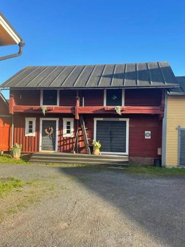 Suloinen luhtirakennus Randla in Rauma City Center