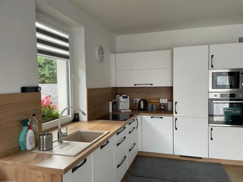 設施, Vila Mima in 羅瓦萊斯那