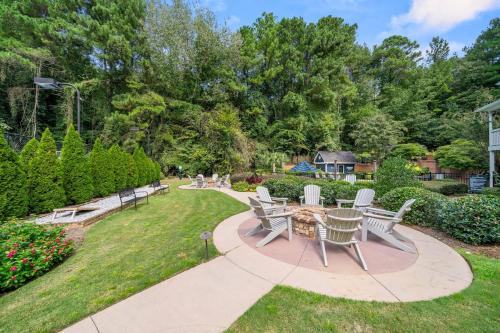 Modern Sapphire Sanctuary near Braves Stadium in Vinings