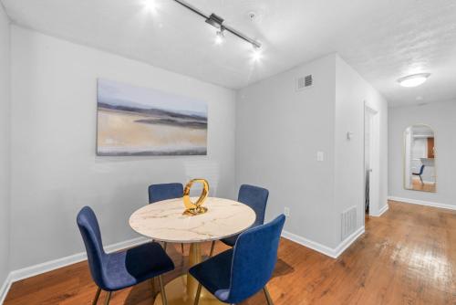 Modern Sapphire Sanctuary near Braves Stadium in Vinings