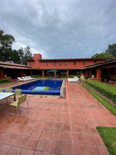 Valle de Bravo Casa Los Ailes I in Valle de Bravo, Mexico