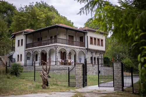 Zenios Dionysos - Traditional villa - Accommodation - Grevena