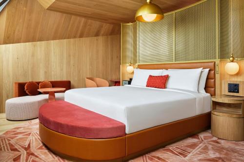 Cozy Studio Suite King with City View image 10