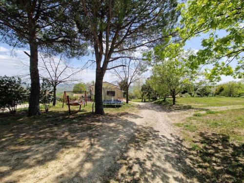  La casa delle querce in Montebello di Bertona